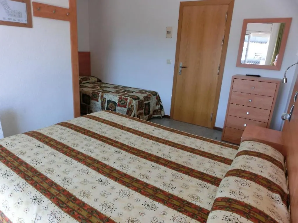 Hotel Can Catala L' Escala 0*,