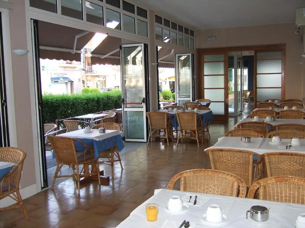 Hotel Can Catala L' Escala 0*,